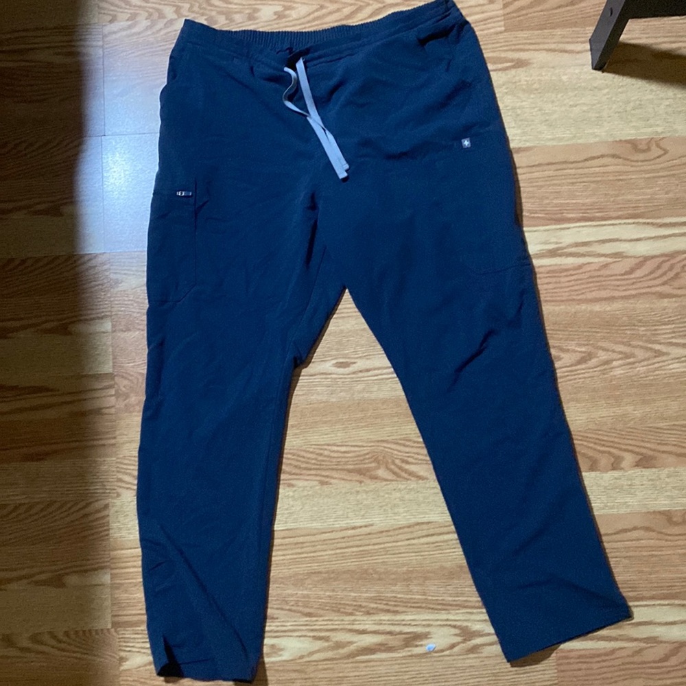 figs XL dark harbor bottom